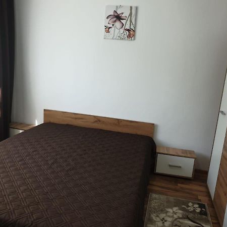 Cazare Apartament Cu 2 Camere Nehoiu Exterior foto