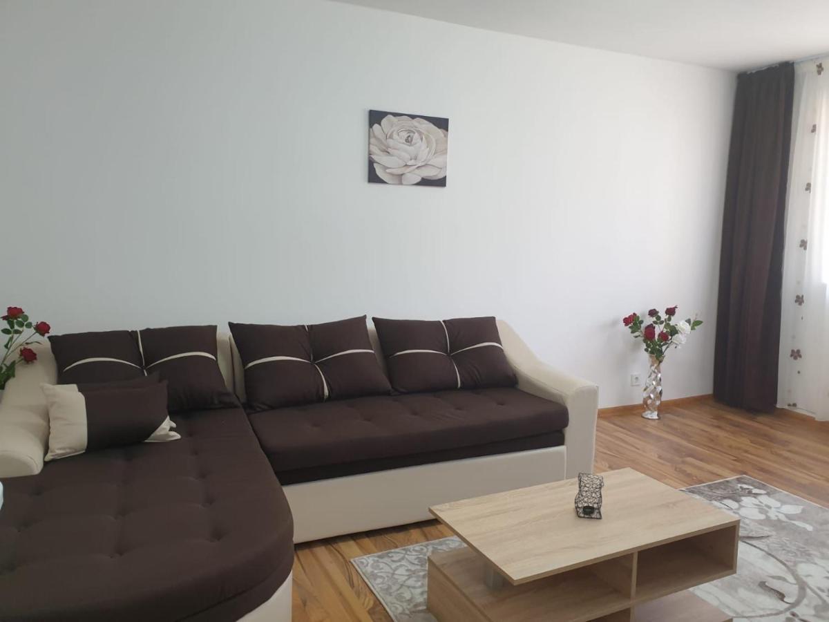 Cazare Apartament Cu 2 Camere Nehoiu Exterior foto