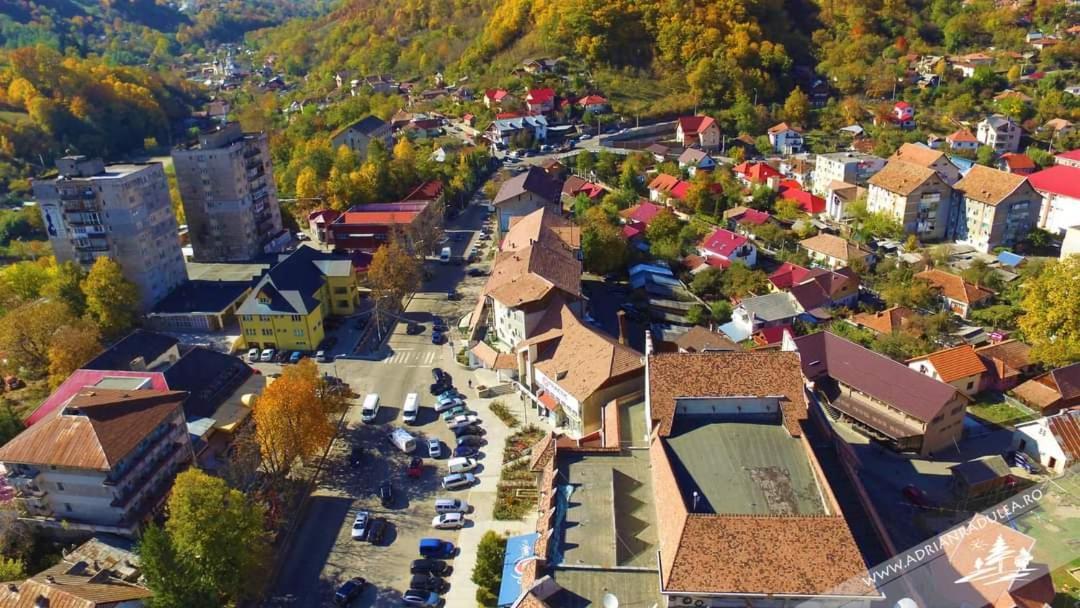 Cazare Apartament Cu 2 Camere Nehoiu Exterior foto